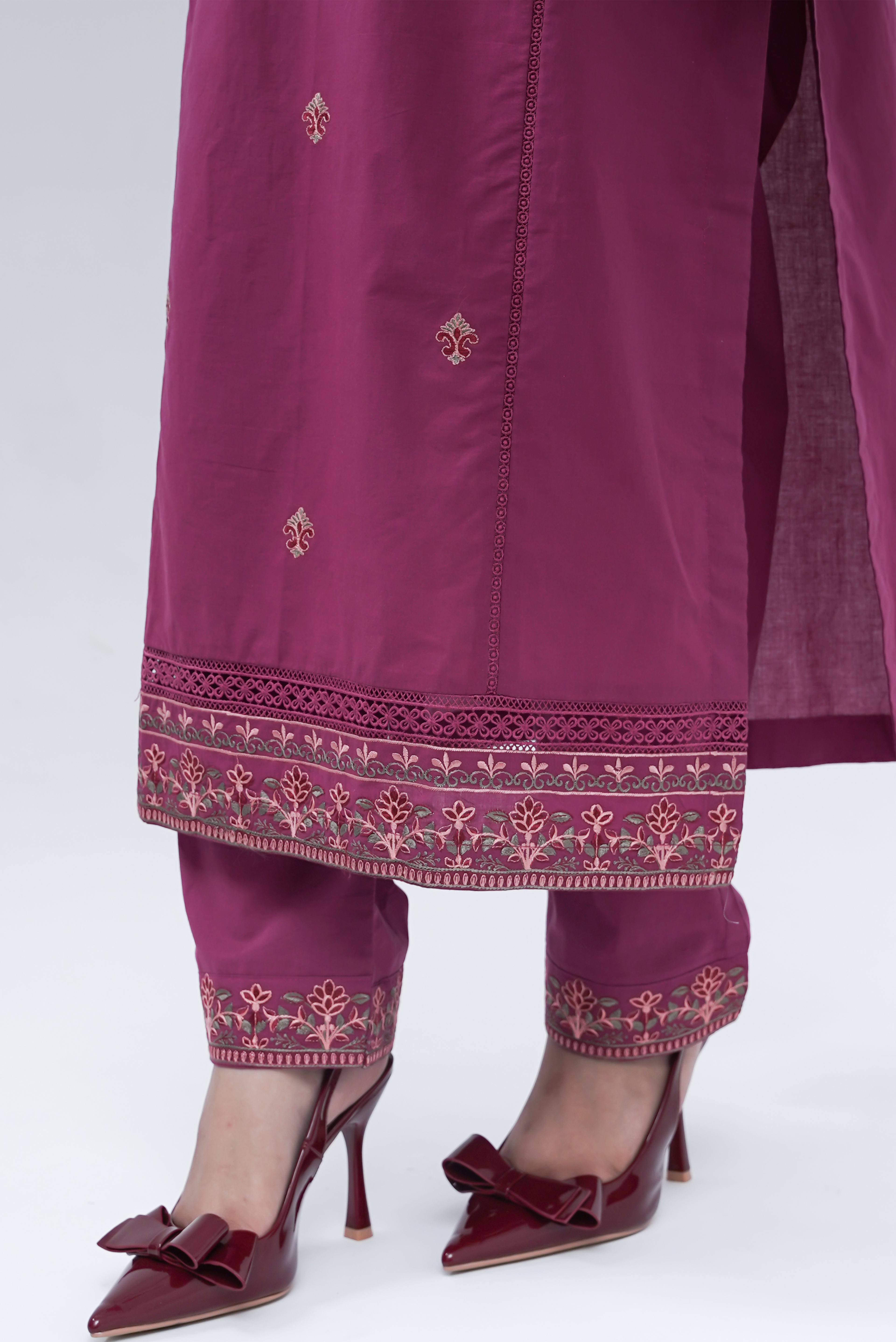 Amaarbail | 3-Piece Embroidered Lawn Outfit
